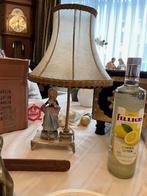 Abat-jour ancien avec figurine en biscuit, Antiquités & Art, Enlèvement