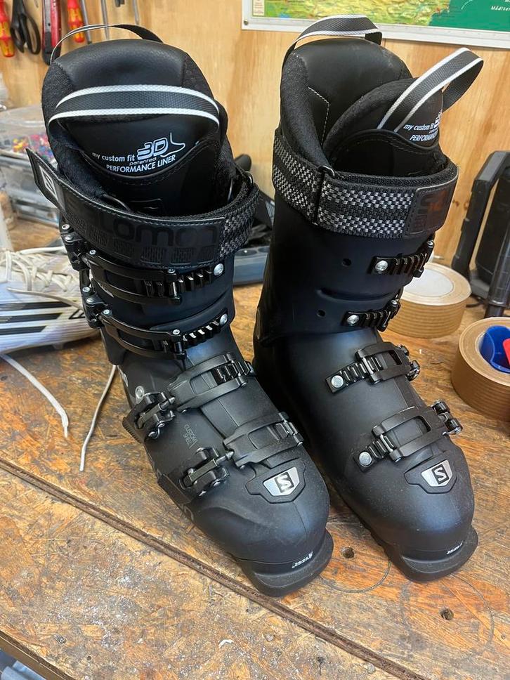 Skischoen Salomon Xpro 100 - Maat 25.5 (NIEUW), Sport en Fitness, Skiën en Langlaufen, Nieuw, Schoenen, Ski, Salomon, Carve, 140 tot 160 cm