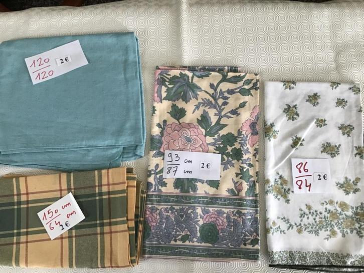 8 mooie tafelkleedjes aan slechts 2 euro per stuk, Huis en Inrichting, Tafelkleden, Zo goed als nieuw, Ophalen of Verzenden