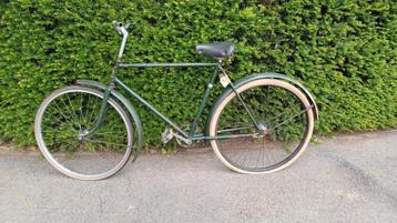 Antieke fiets Legia beschikbaar voor biedingen