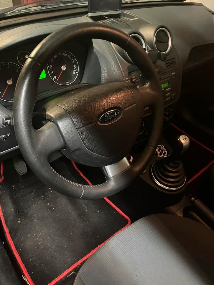 Ford fiesta 1.3 benzine bj 2005 met 5 deurs en airco, Auto's, Ford, Particulier, Te koop, Fiësta, ABS, Airbags, Airconditioning