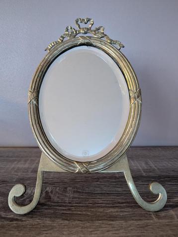 Petit miroir à poser style Louis XVI métal doré Vintage anci beschikbaar voor biedingen