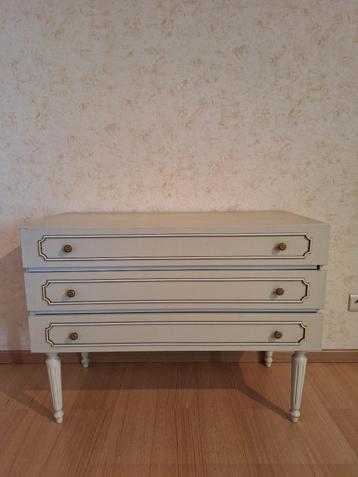 Commode beschikbaar voor biedingen