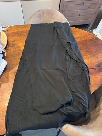 Multifunctionele draagdoek beschikbaar voor biedingen