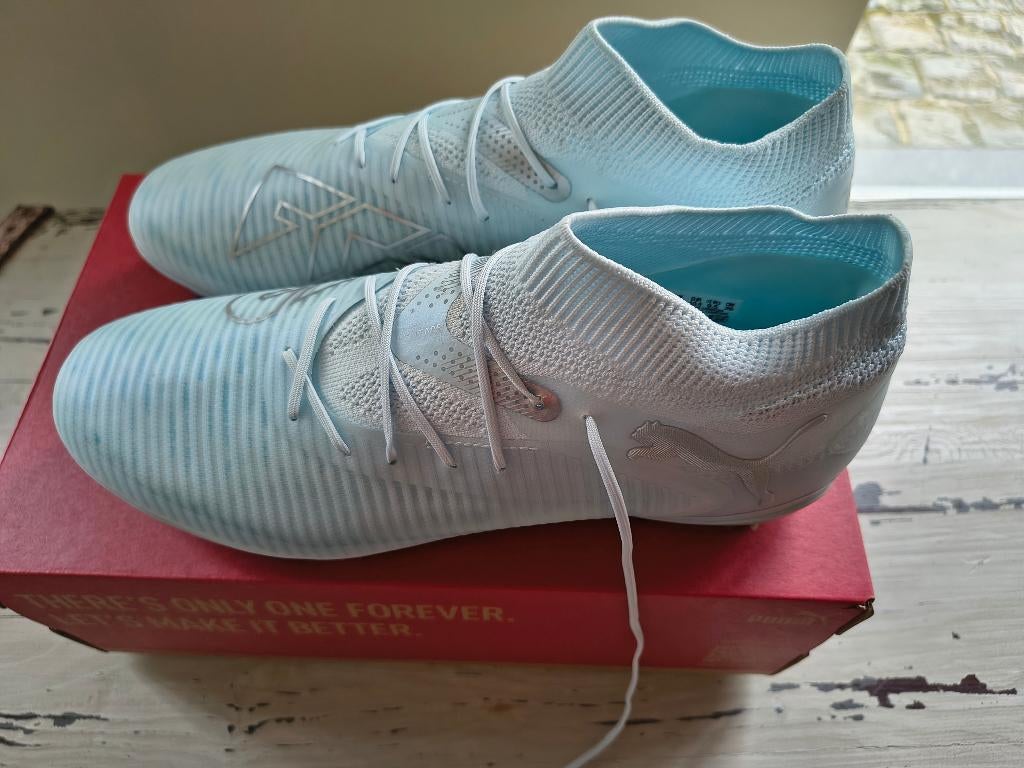 nouvelles chaussures de football Puma Future  taille 40.5, Sports & Fitness, Football, Envoi, Neuf, Chaussures