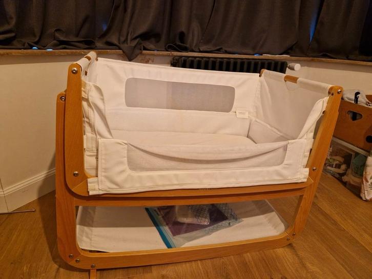 SnuzPod 4 co-sleeper – zeer goede staat, Kinderen en Baby's, Kinderkamer | Bedden, Matras, Ophalen