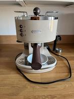 Machine à café DeLonghi, Electroménager, Café moulu, Machine à espresso, Réservoir d'eau amovible, 2 à 4 tasses