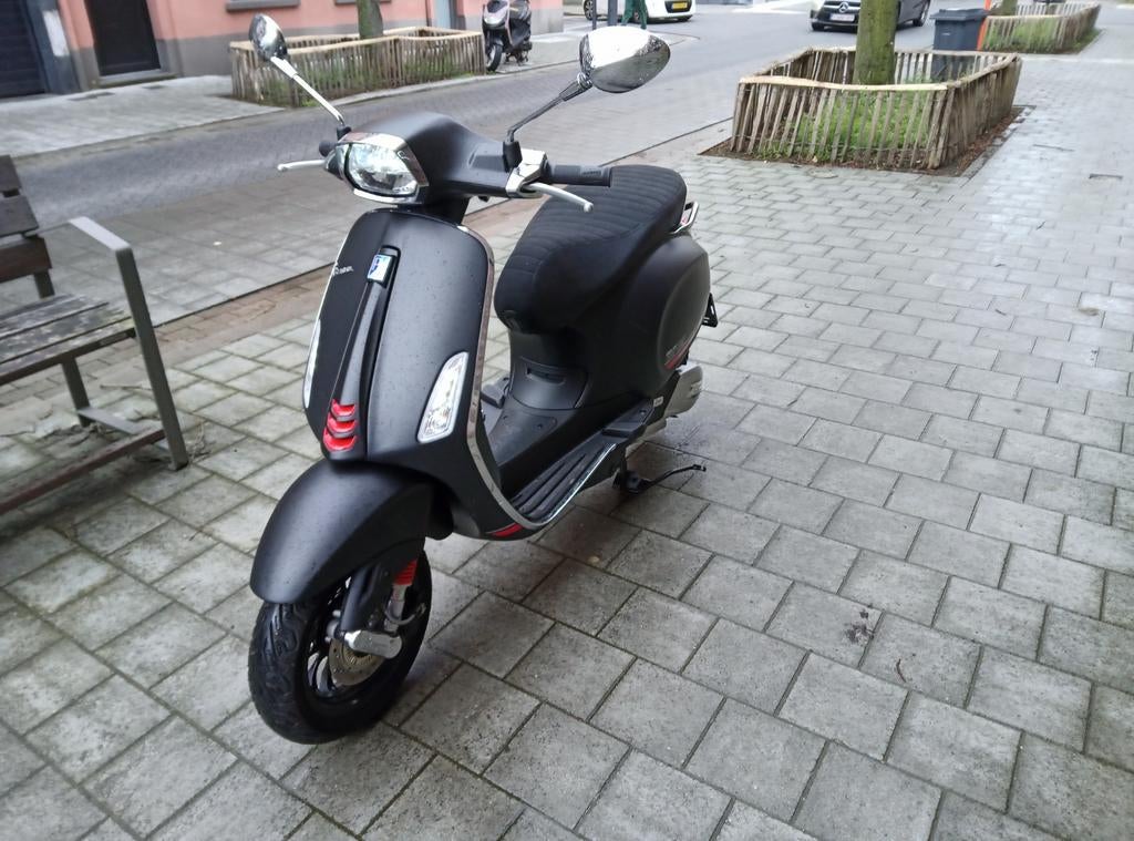 Vespa sprint 125cc slechts 500km, Bedrijf