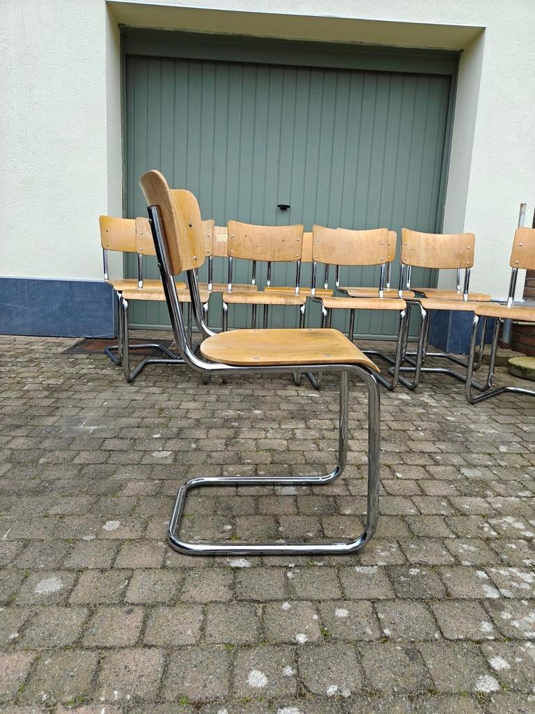 6 Oude schoolstoelen, Ophalen