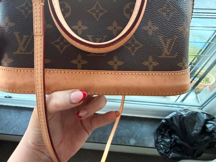 Louis vuitton, Handtassen en Accessoires, Tassen | Damestassen, Zo goed als nieuw, Handtas, Bruin, Ophalen of Verzenden