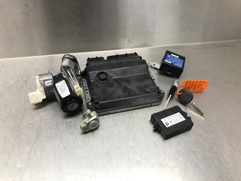 COMPUTER CONTACTSLOT Toyota Urban Cruiser (|8966152K80|), Gebruikt, Toyota