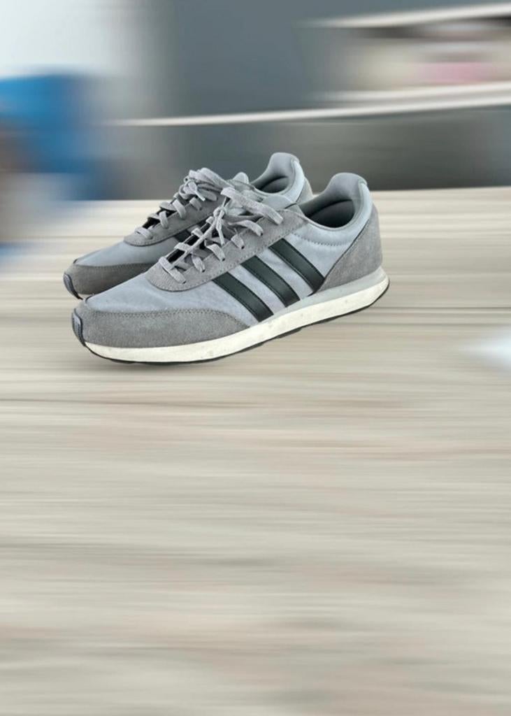 Grijze adidas sneakers maat 44., Kleding | Heren, Schoenen, Ophalen, Overige kleuren, Zo goed als nieuw, Adidas