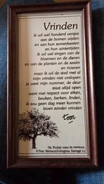 Tegel in houten kader met spreuk Toon Hermans  'Vrinden ', Ophalen of Verzenden, Zo goed als nieuw