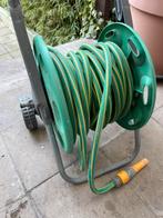 Tuyau d’arrosage et son enrouleur, Tuin en Terras, Tuinslangen, Ophalen, Zo goed als nieuw