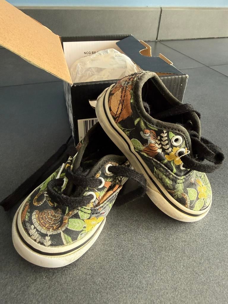 Vans sneakertjes Disney Jungle Book maat 19, Ophalen, Jongetje of Meisje, Gebruikt, Schoentjes