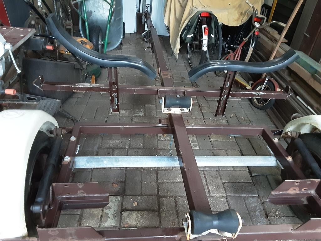 Boottrailer hulpstukken van Riba voor rubberboot, Ophalen