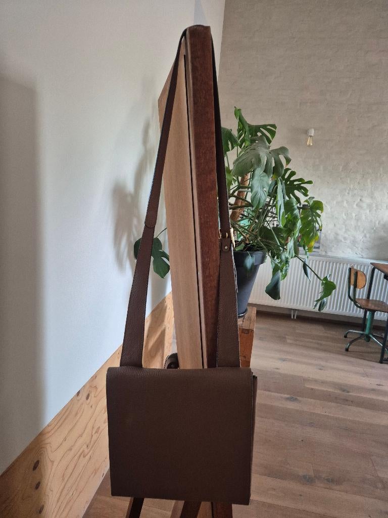 Schoudertas Neuville vierkant model in mooie staat, Overige merken, Bruin, Ophalen of Verzenden, Zo goed als nieuw