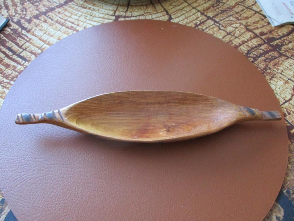 houten Afrikaans serveerschaaltje, Maison & Meubles, Cuisine | Vaisselle, Enlèvement ou Envoi, Comme neuf, Autres types, Autres matériaux