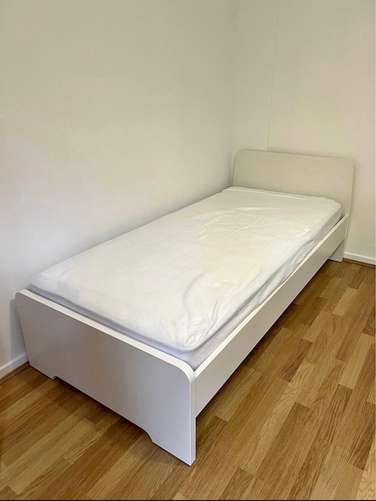 ️ Cadre de lit ASKVOLL IKEA + sommier, Enfants & Bébés, Chambre d'enfant | Lits, Enlèvement, Comme neuf