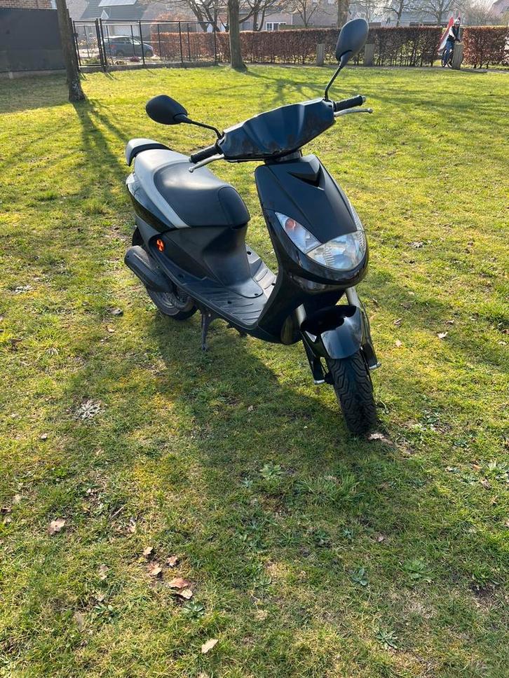 Peugeot vivacity 50cc, Fietsen en Brommers, Scooters | Peugeot, Zo goed als nieuw, Vivacity, Klasse B (45 km/u), Tweetakt, Ophalen