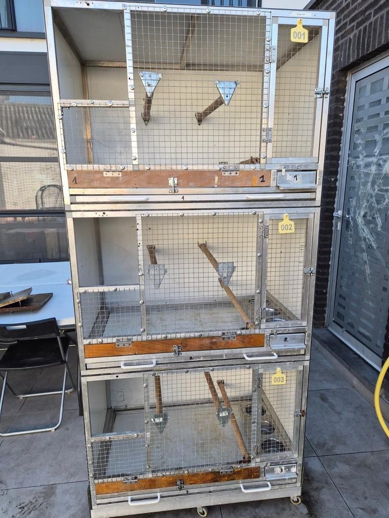 Kweektoren van 3 kooien op elkaar, Animaux & Accessoires, Oiseaux | Cages & Volières, Enlèvement