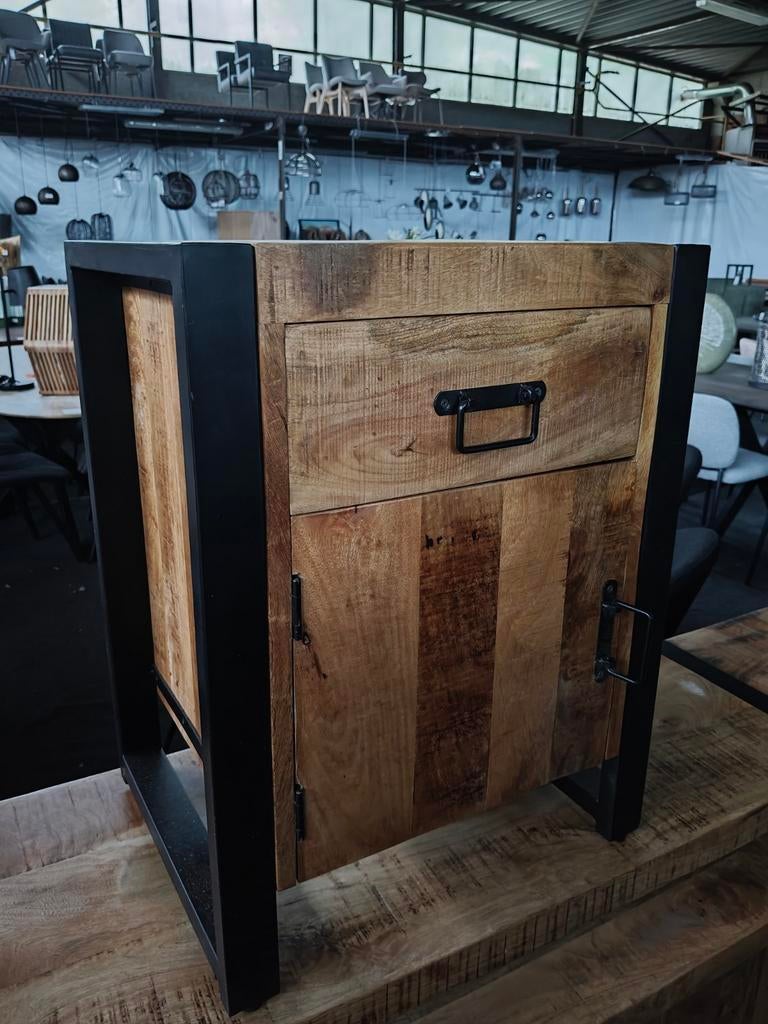 Mangohouten kastje (outlet), Ophalen, Nieuw, 55 tot 70 cm, 45 tot 65 cm