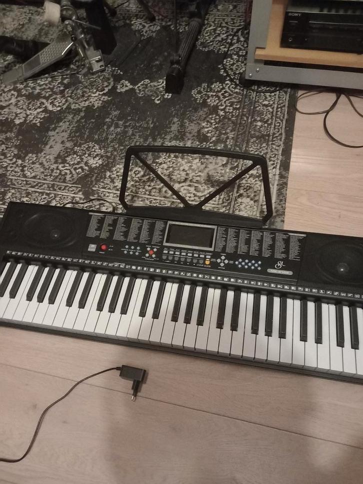 grand synthétiseur piano électronique avec baffle integré, Musique & Instruments, Claviers, Enlèvement