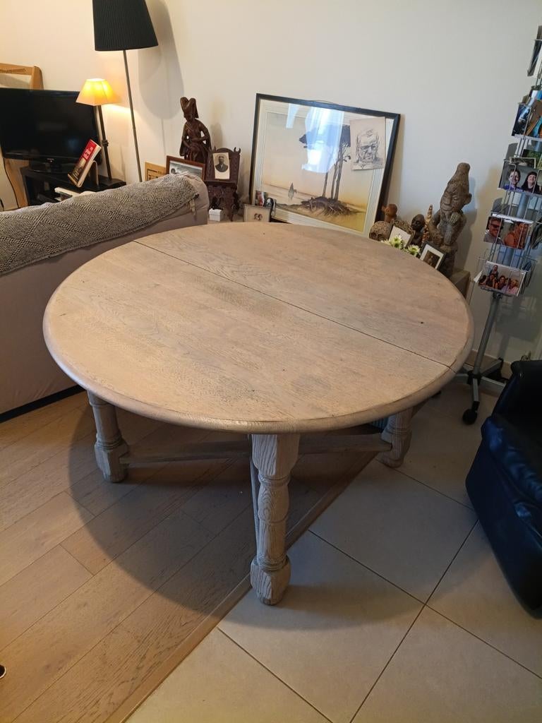 Uitklapbare ronde eiken eettafel, Ophalen