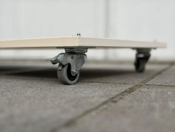 Étagère à roulettes originale Kewlox, Maison & Meubles, Armoires | Étagères, Comme neuf, Enlèvement