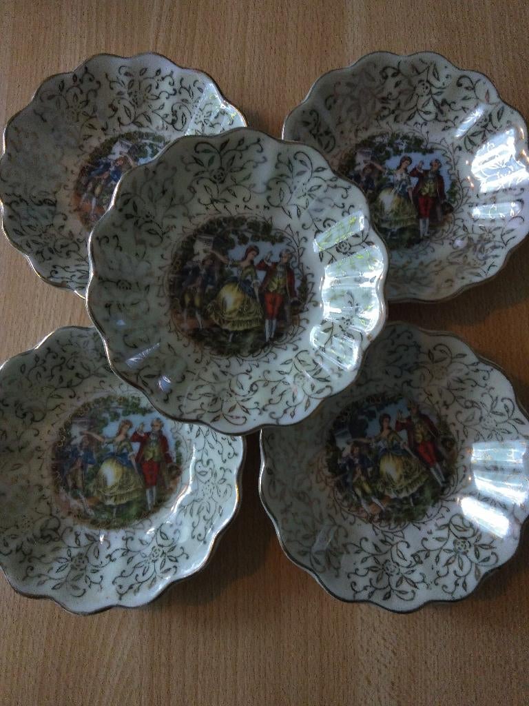 5 porseleinen schaaltjes, Ophalen of Verzenden, Zo goed als nieuw