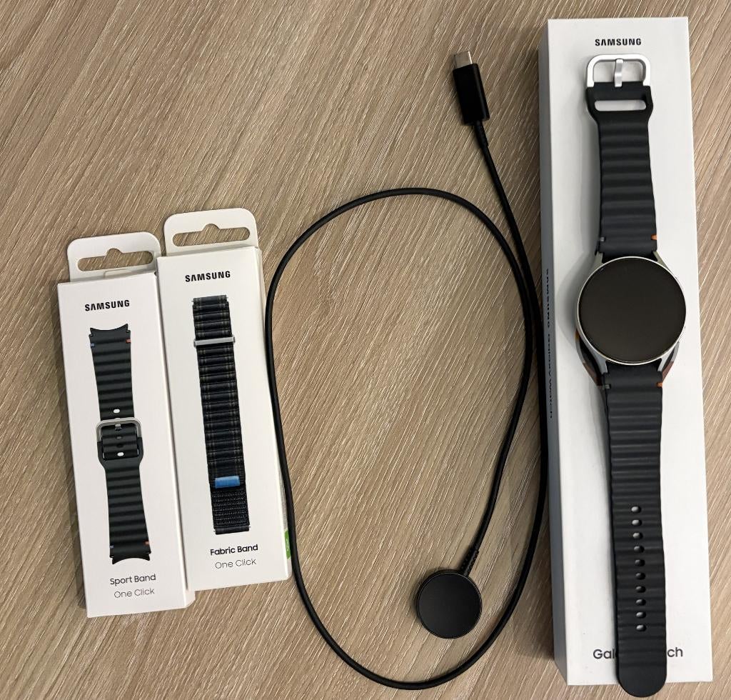 Samsung Galaxy Watch7 Zilver 44mm Bluetooth, Ophalen of Verzenden, Zo goed als nieuw, Samsung, Waterdicht