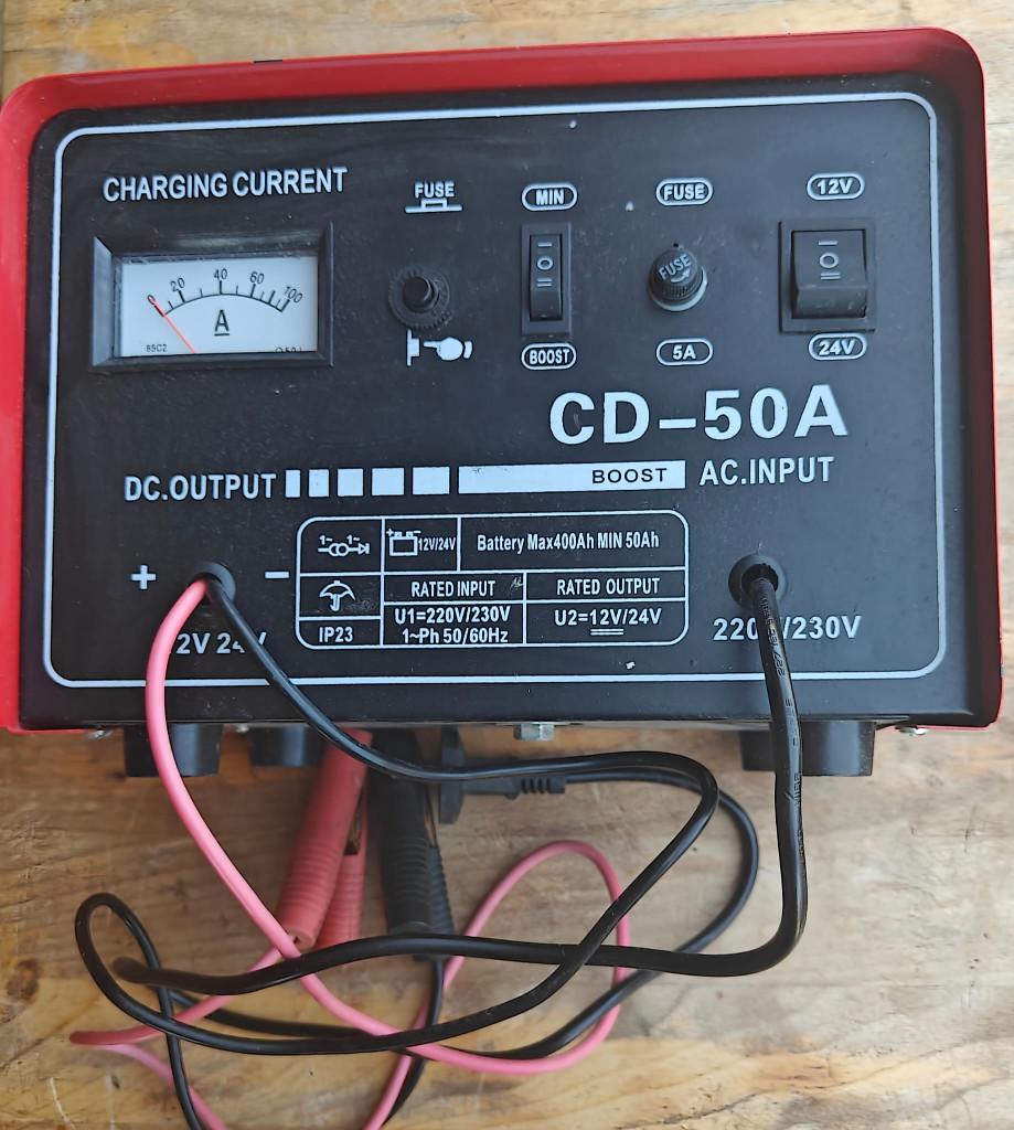 Chargeur de batterie Chargeur comme neuf, Autos : Pièces & Accessoires, Enlèvement ou Envoi, Utilisé