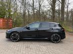 BMW M135 FULL OP/PANO/4 JAAR GARANTIE, Auto's, BMW, Automaat, 1 Reeks, Zwart, Vierwielaandrijving