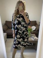 Bloemenjurk, Kleding | Dames, Jurken, Verzenden, Zo goed als nieuw, Maat 42/44 (L), Onder de knie