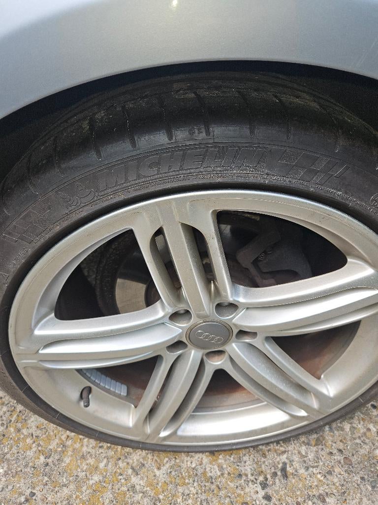 Te koop audi A5  2000cc, Auto's, Voorwielaandrijving, Zwart, 4 cilinders, Blauw