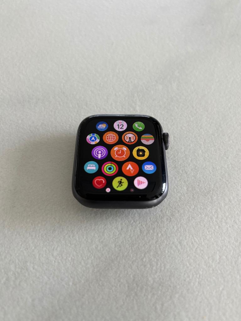 Apple Watch SE 44mm Cellular + WiFi, Gebruikt, Zwart, IOS, Ophalen of Verzenden