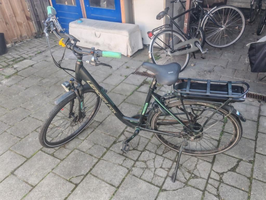 Elektrische fiets 250w met twei accu werk, Gebruikt, 55 tot 59 cm, 30 tot 50 km per accu, Ophalen