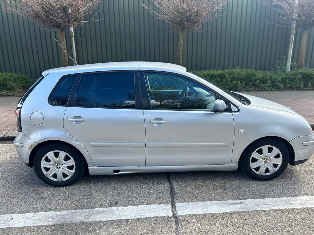 Volkswagen Polo 1.2 essence année 2004 km 140000, Argent ou Gris, Achat, Entreprise, Boîte manuelle