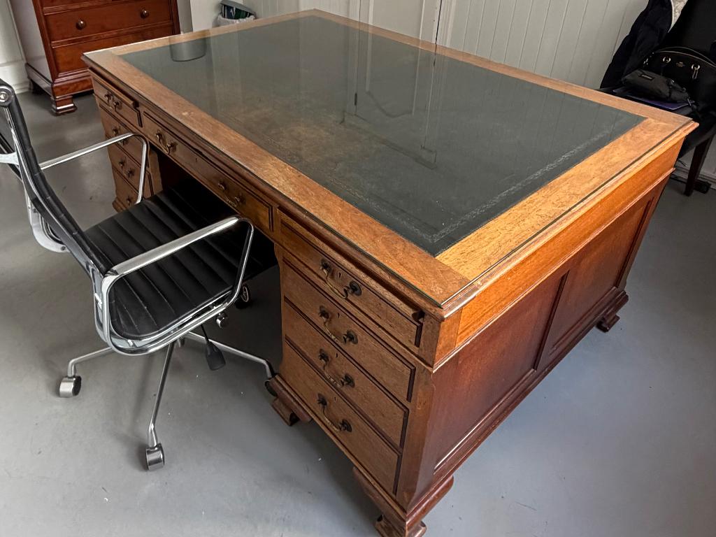 Engels massief houten bureau/directiebureau, Ophalen