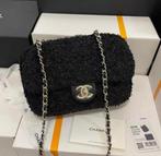 Mini sac style Chanel – effet fourrure ultra tendance, Bijoux, Sacs & Beauté, Enlèvement ou Envoi, Comme neuf