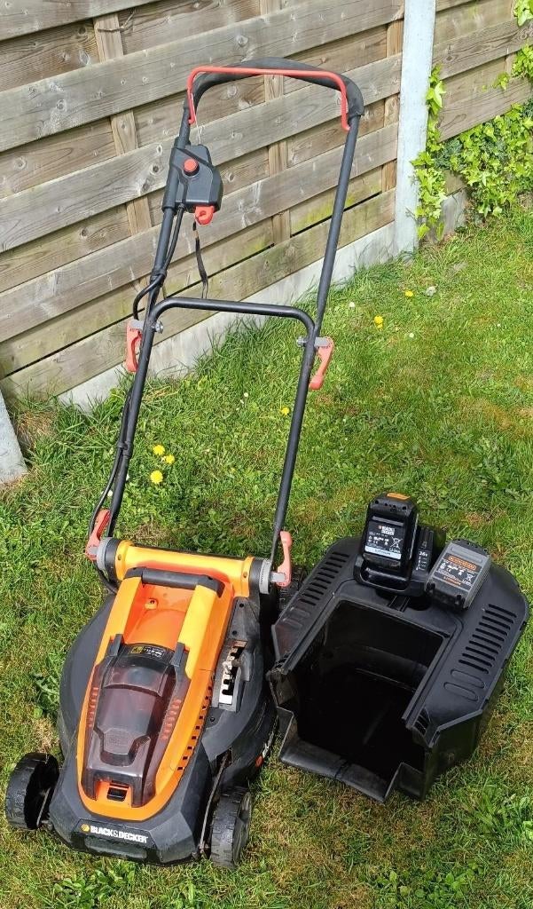 Black & Decker Accu Grasmaaier, Ophalen, Cirkelmaaier, Gebruikt, Accu-grasmaaier