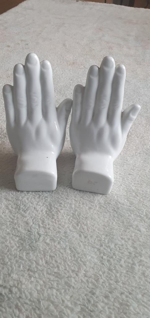 Serre-livres en céramique, Enlèvement