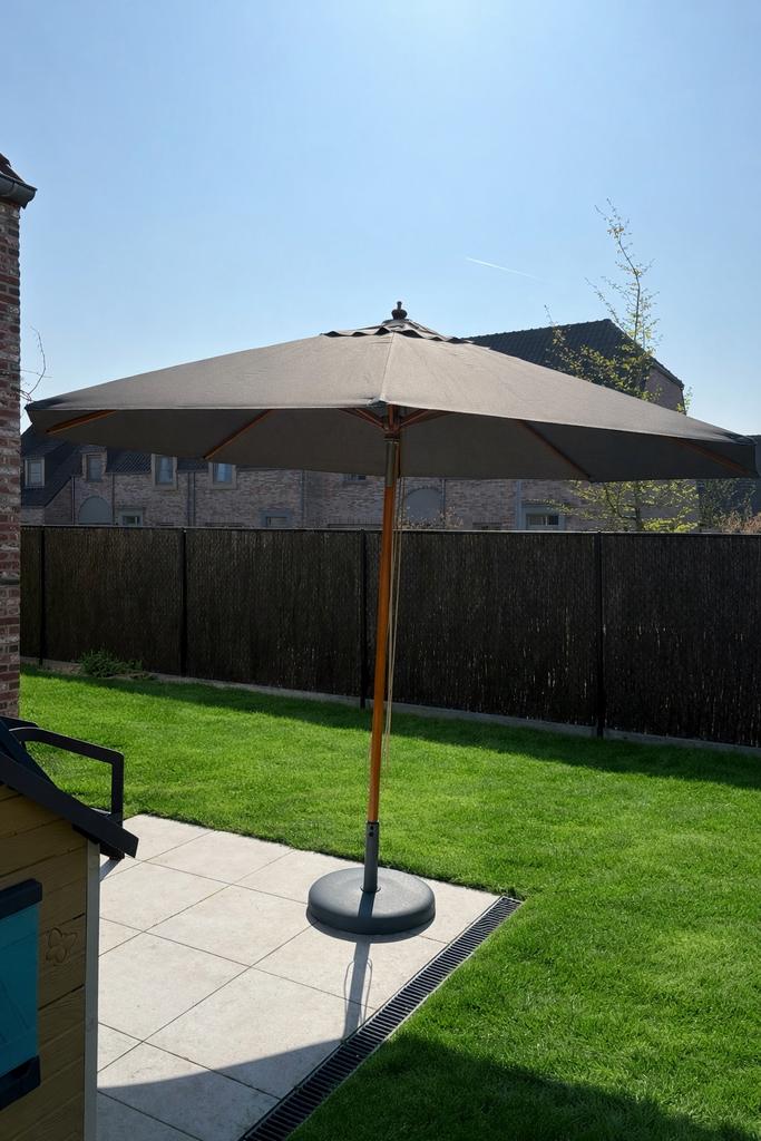 Parasol avec pied, Enlèvement, Comme neuf