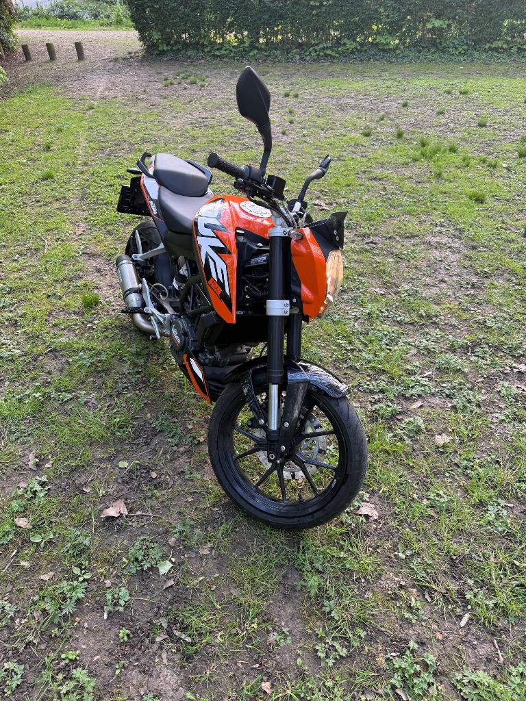 KTM Duke 125 — 2011 — 7.600 km — Zeer goede staat, Motoren, Motoren | KTM, Sportuitlaat, Occasion, Particulier, 125 cc