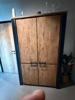 Kast, Enlèvement, Comme neuf