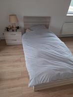 Lit et table de nuit a vendre, Maison & Meubles, Enlèvement, Utilisé, Une personne, Contemporain