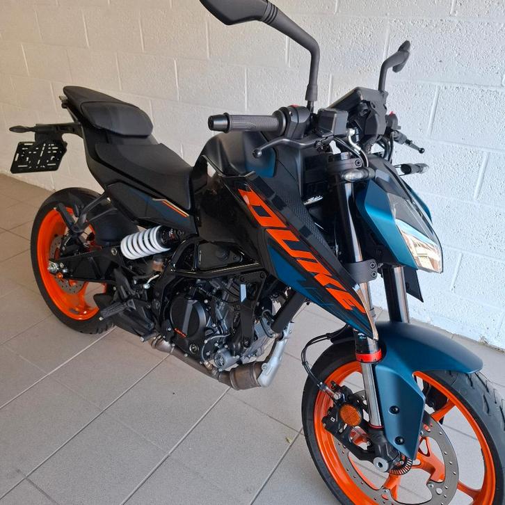 Ktm 125 duke 2500 km nieuwstaat!!!!, Motoren, Motoren | KTM, Particulier, Naked bike, 11 kW of minder, 1 cilinder, Minimaal motorrijbewijs A1