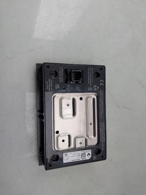 DIVERSEN Draadloze oplader Arkana (RJLL) (|283427874R|), Gebruikt, Renault, Peter-Huppertz-Straße 5
51063  Köln, DE, Dialog.deutschland@renault.de