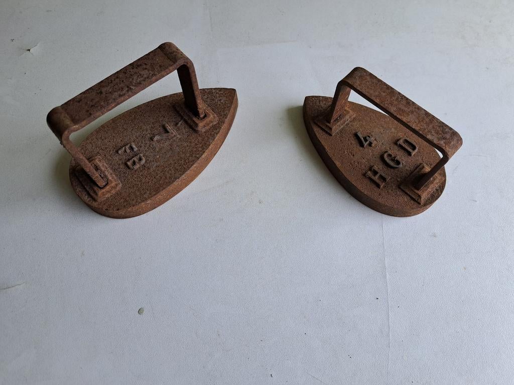 Strijkijzers antiek, Ophalen