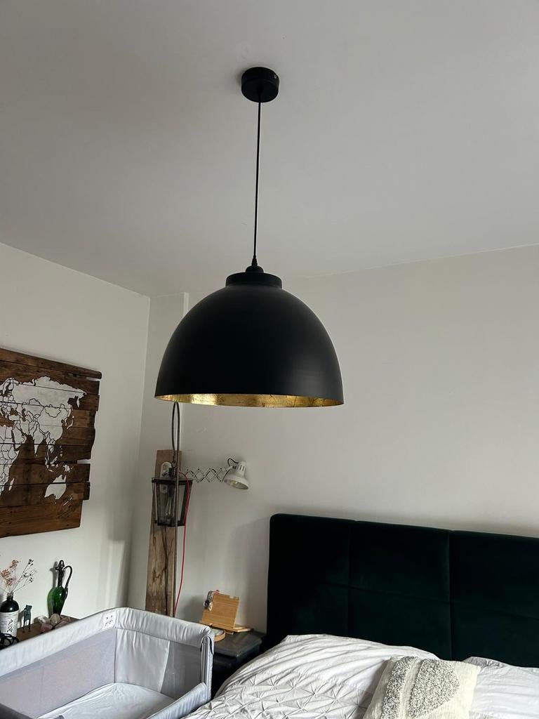 Zwarte hanglamp met goud, Ophalen
